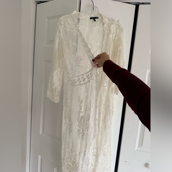 Lace beach kimono - Picture 10 of 10